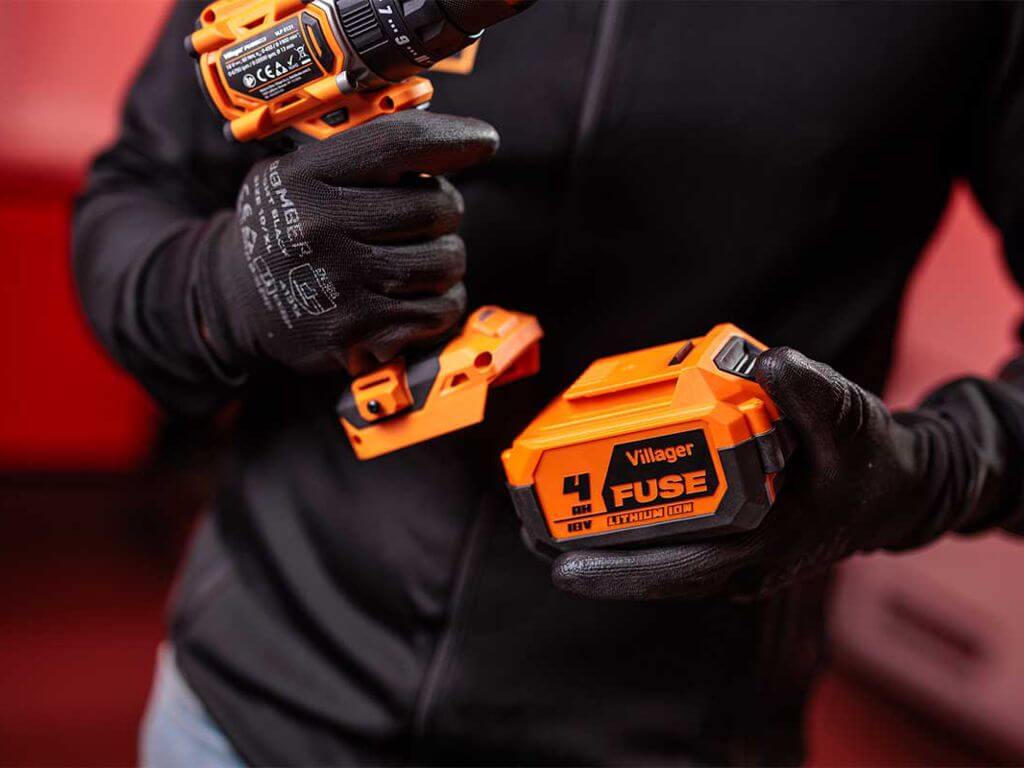 | Zprofil prodaja doo | Zprofil prodaja doo Villager FUSE aku set novo u ponudi